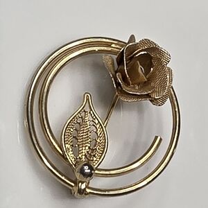 Gold tone Floral Brooch